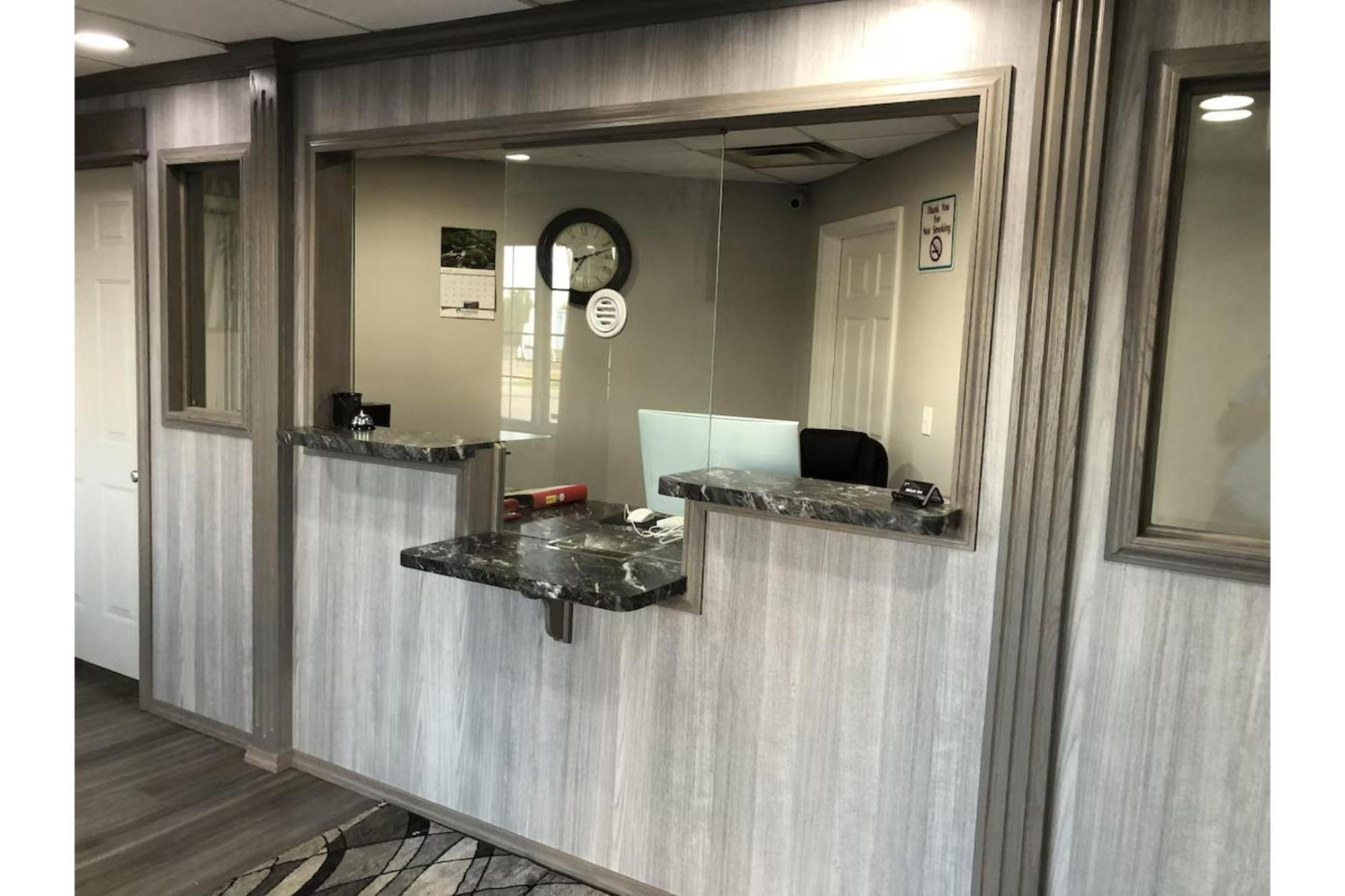 Deluxe Inn & Suites By Oyo Miami Ok Kültér fotó
